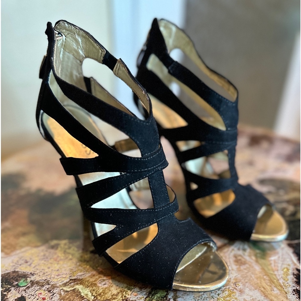 GUESS | Black Strappy Heels | Gold Accents | Size 8.5